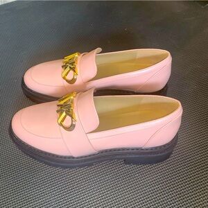 Michael Kors Pink platform shoe | Size 6M